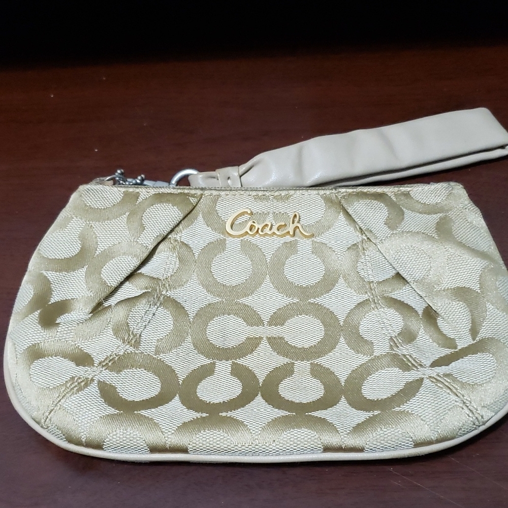 Coach‎ Beige Signature Wristlet